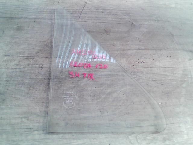 bontott SKODA 105,120 Jobb hátsó Fixüveg (Ajtóban)