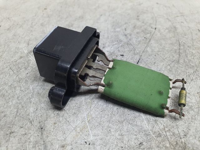 bontott SKODA CITIGO Előtét Ellenállás Fűtőmotor