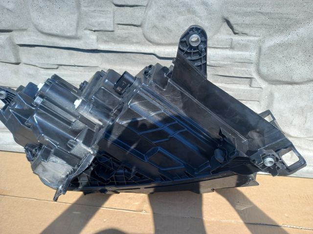 bontott SKODA ENYAQ Bal Fényszóró