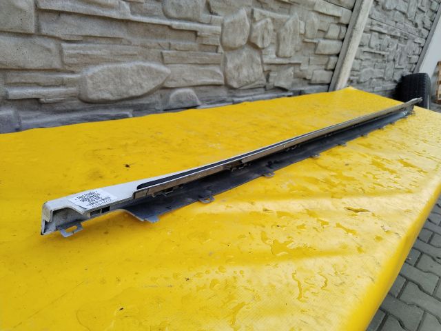 bontott SKODA ENYAQ Bal Küszöb