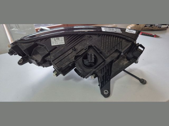 bontott SKODA ENYAQ Bal Ledes Fényszóró