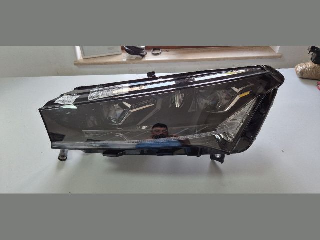 bontott SKODA ENYAQ Bal Ledes Fényszóró