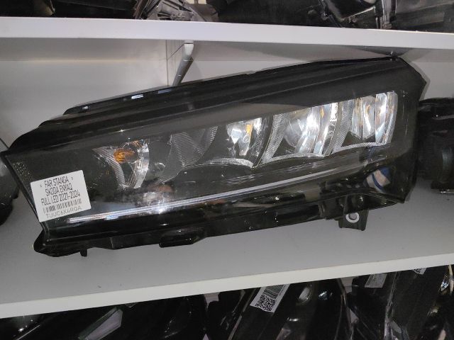 bontott SKODA ENYAQ Bal Ledes Fényszóró