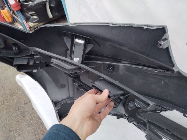 bontott SKODA ENYAQ Első Lökhárító (Üresen)