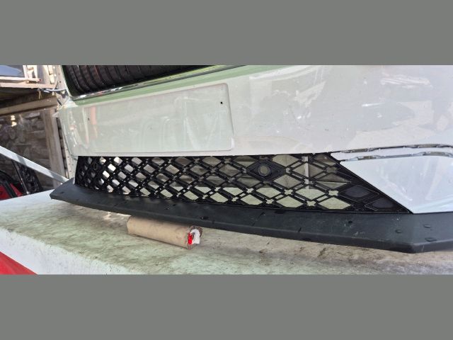 bontott SKODA ENYAQ Első Lökhárító (Üresen)