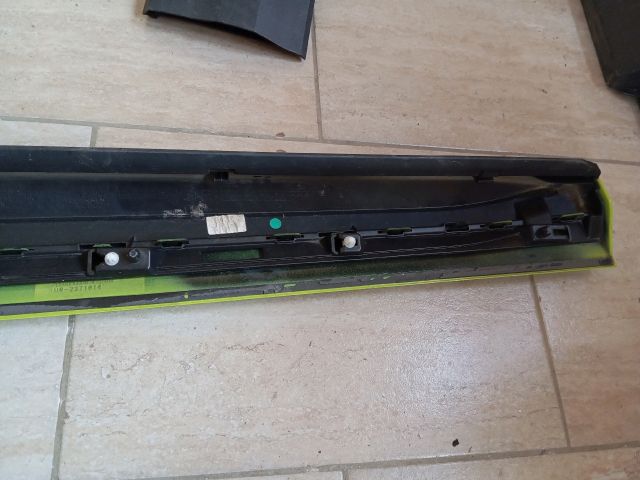 bontott SKODA ENYAQ Jobb első Ajtó Díszléc