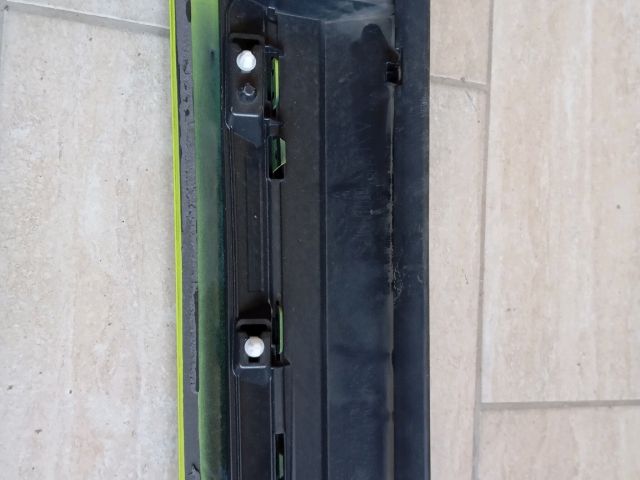 bontott SKODA ENYAQ Jobb első Ajtó Díszléc