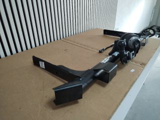 bontott SKODA ENYAQ Vonóhorog