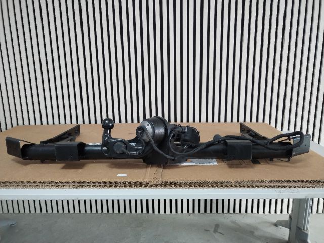 bontott SKODA ENYAQ Vonóhorog