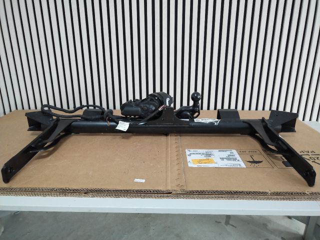 bontott SKODA ENYAQ Vonóhorog