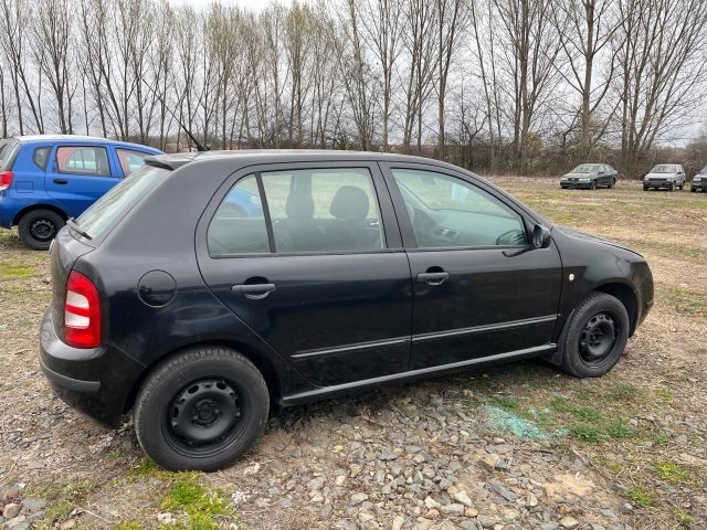 bontott SKODA FABIA I Biztosítéktábla Motortér