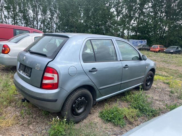 bontott SKODA FABIA I Biztosítéktábla Motortér