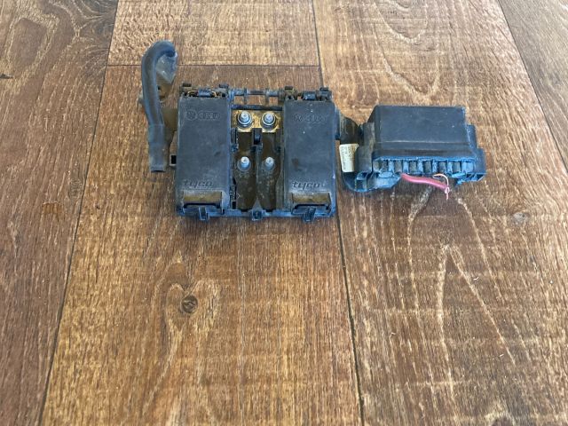 bontott SKODA FABIA I Biztosítéktábla Motortér