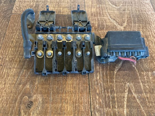 bontott SKODA FABIA I Biztosítéktábla Motortér