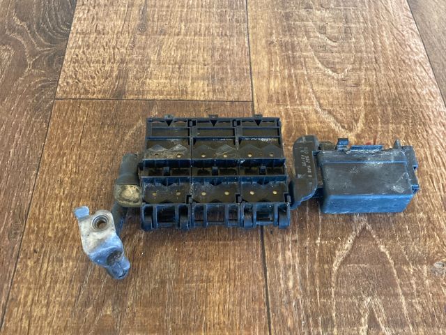 bontott SKODA FABIA I Biztosítéktábla Motortér