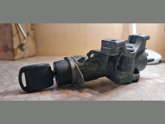 bontott SKODA FABIA I Gyújtáskapcsoló Házzal