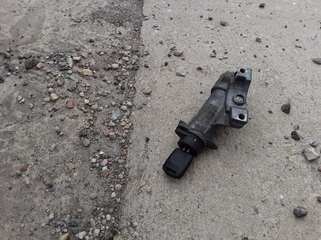 bontott SKODA FABIA I Gyújtáskapcsoló Házzal