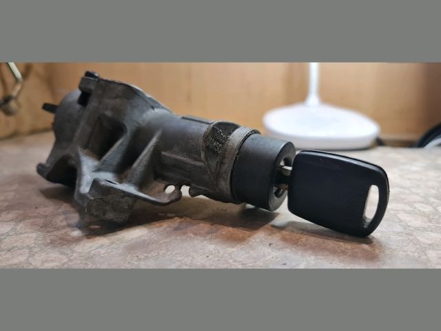 bontott SKODA FABIA I Gyújtáskapcsoló Házzal