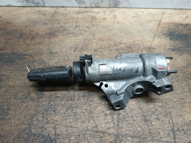 bontott SKODA FABIA I Gyújtáskapcsoló Házzal