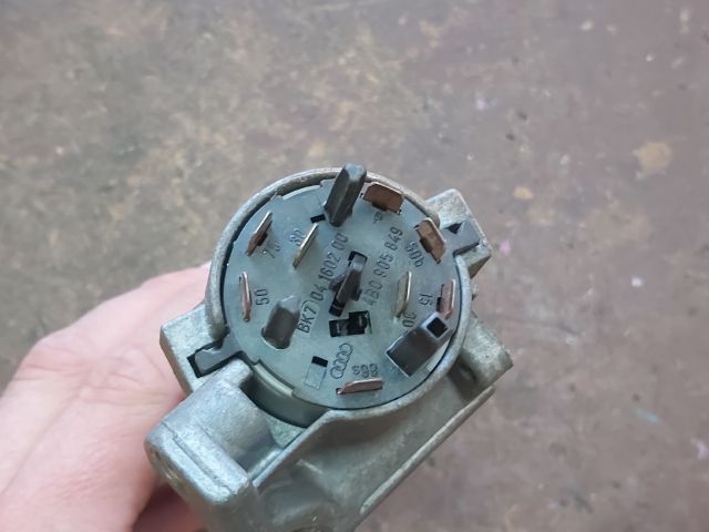 bontott SKODA FABIA I Gyújtáskapcsoló Házzal