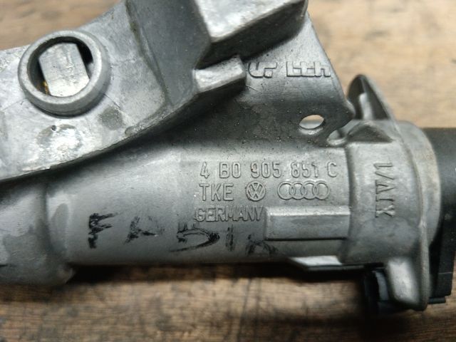 bontott SKODA FABIA I Gyújtáskapcsoló Házzal