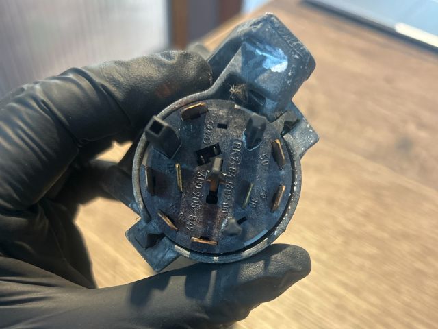 bontott SKODA FABIA I Gyújtáskapcsoló Házzal