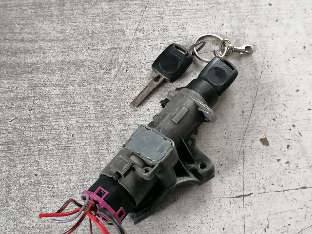 bontott SKODA FABIA I Gyújtáskapcsoló Házzal