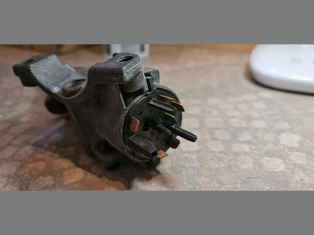 bontott SKODA FABIA I Gyújtáskapcsoló Házzal