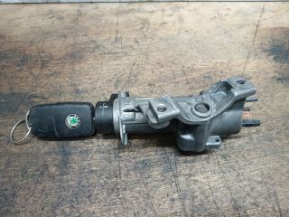 bontott SKODA FABIA I Gyújtáskapcsoló Házzal