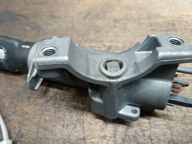 bontott SKODA FABIA I Gyújtáskapcsoló Házzal