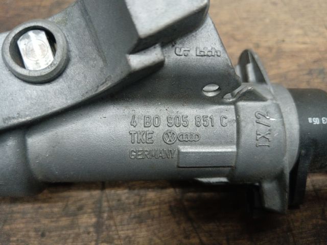 bontott SKODA FABIA I Gyújtáskapcsoló Házzal