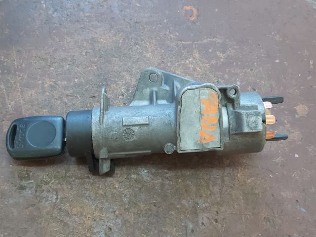 bontott SKODA FABIA I Gyújtáskapcsoló Házzal