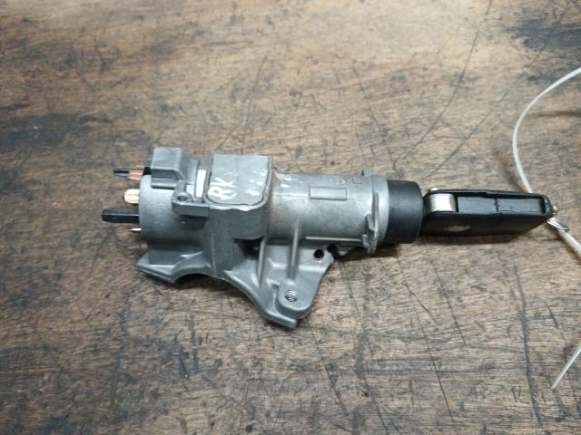 bontott SKODA FABIA I Gyújtáskapcsoló Házzal