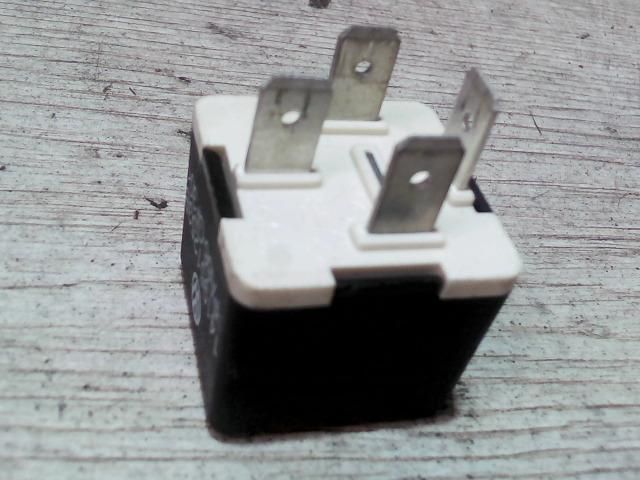 bontott SKODA FABIA I Hűtőventilátor Relé