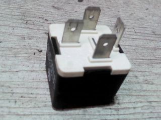 bontott SKODA FABIA I Hűtőventilátor Relé