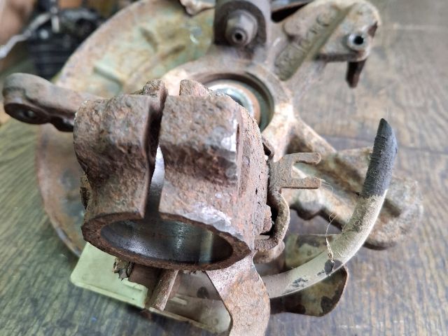 bontott SKODA FABIA I Jobb első Csonkállvány Kerékaggyal