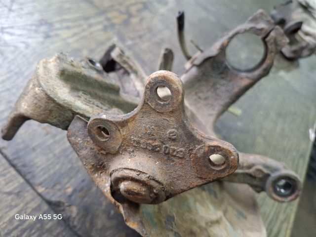 bontott SKODA FABIA I Jobb első Csonkállvány Kerékaggyal