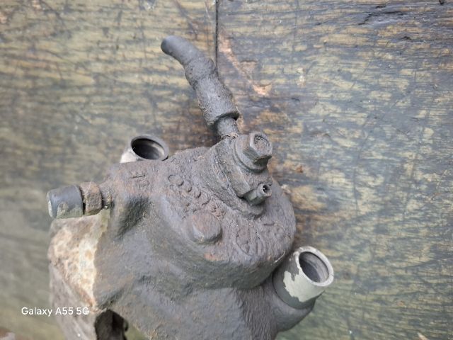 bontott SKODA FABIA I Jobb első Féknyereg Munkahengerrel