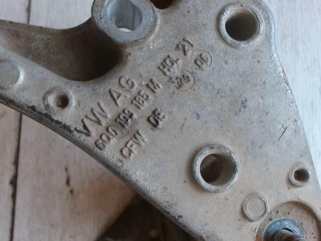 bontott SKODA FABIA I Motor Tartó Bak Jobb