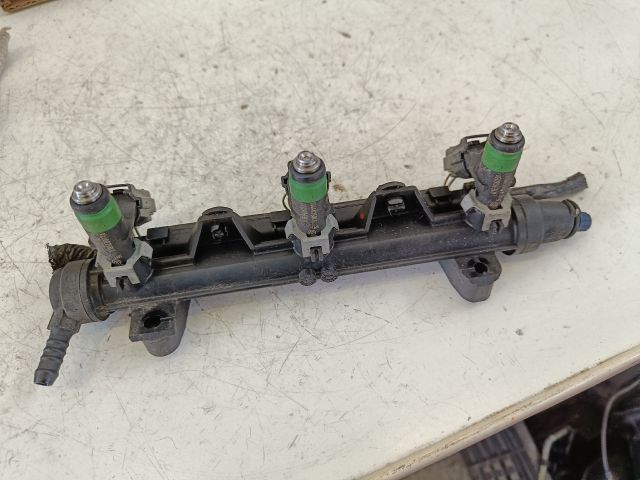 bontott SKODA FABIA I Porlasztó Sor / Híd