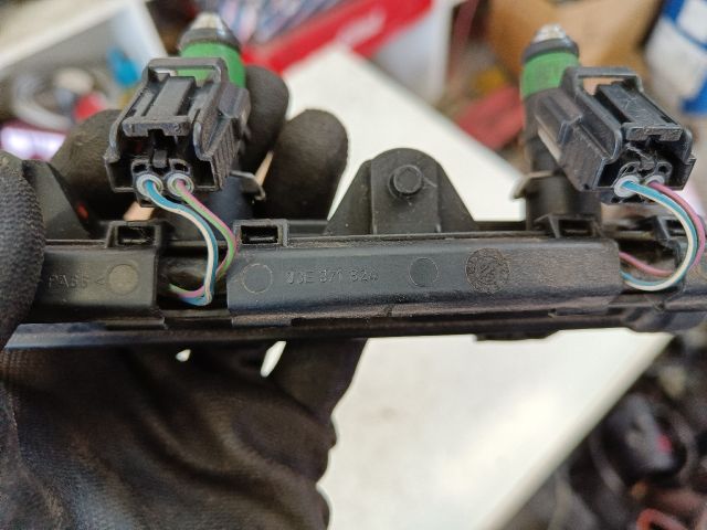 bontott SKODA FABIA I Porlasztó Sor / Híd