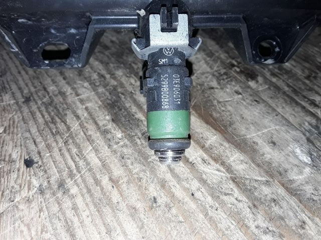 bontott SKODA FABIA I Porlasztó Sor / Híd