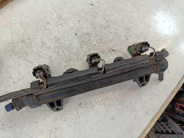 bontott SKODA FABIA I Porlasztó Sor / Híd