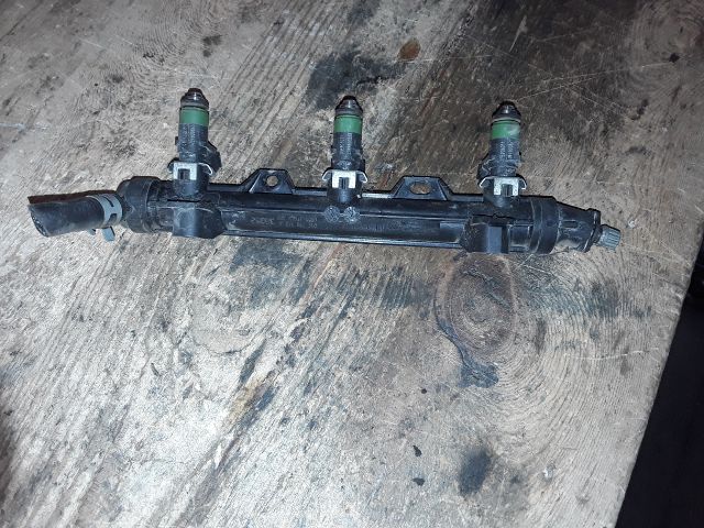 bontott SKODA FABIA I Porlasztó Sor / Híd