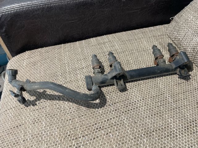 bontott SKODA FABIA I Porlasztó Sor / Híd