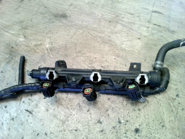 bontott SKODA FABIA I Porlasztó Sor / Híd