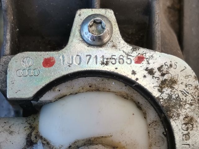 bontott SKODA FABIA I Váltó Kulissza