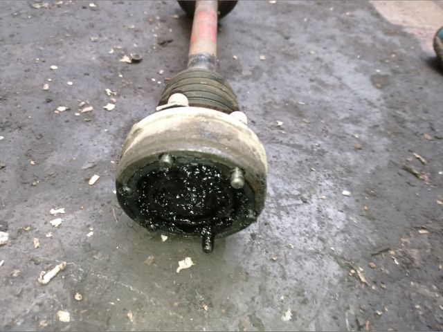 bontott SKODA FABIA I Bal Féltengely