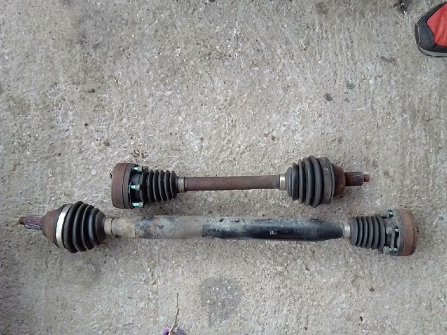 bontott SKODA FABIA I Bal Féltengely