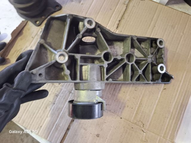 bontott SKODA FABIA I Generátor Tartó Bak